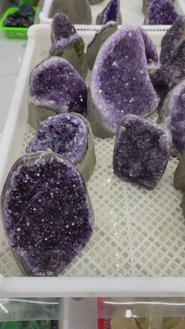 Natural Amethyst Crystal Cluster – Raw Healing Stone for Home Décor & Feng Shui